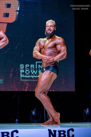 CLASSIC PHYSIQUE НОВИЧКИ